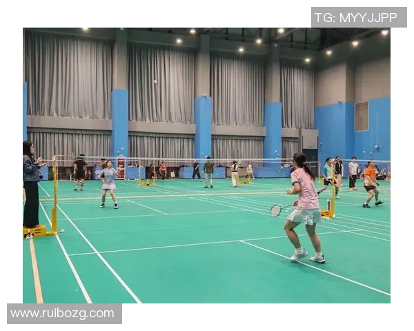 重庆羽毛球队技术争议引发热议球员表现与战术选择的深度剖析