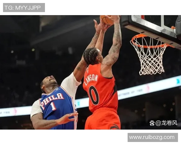 国王队与猛龙队激战正酣比分胶着精彩瞬间回顾与分析